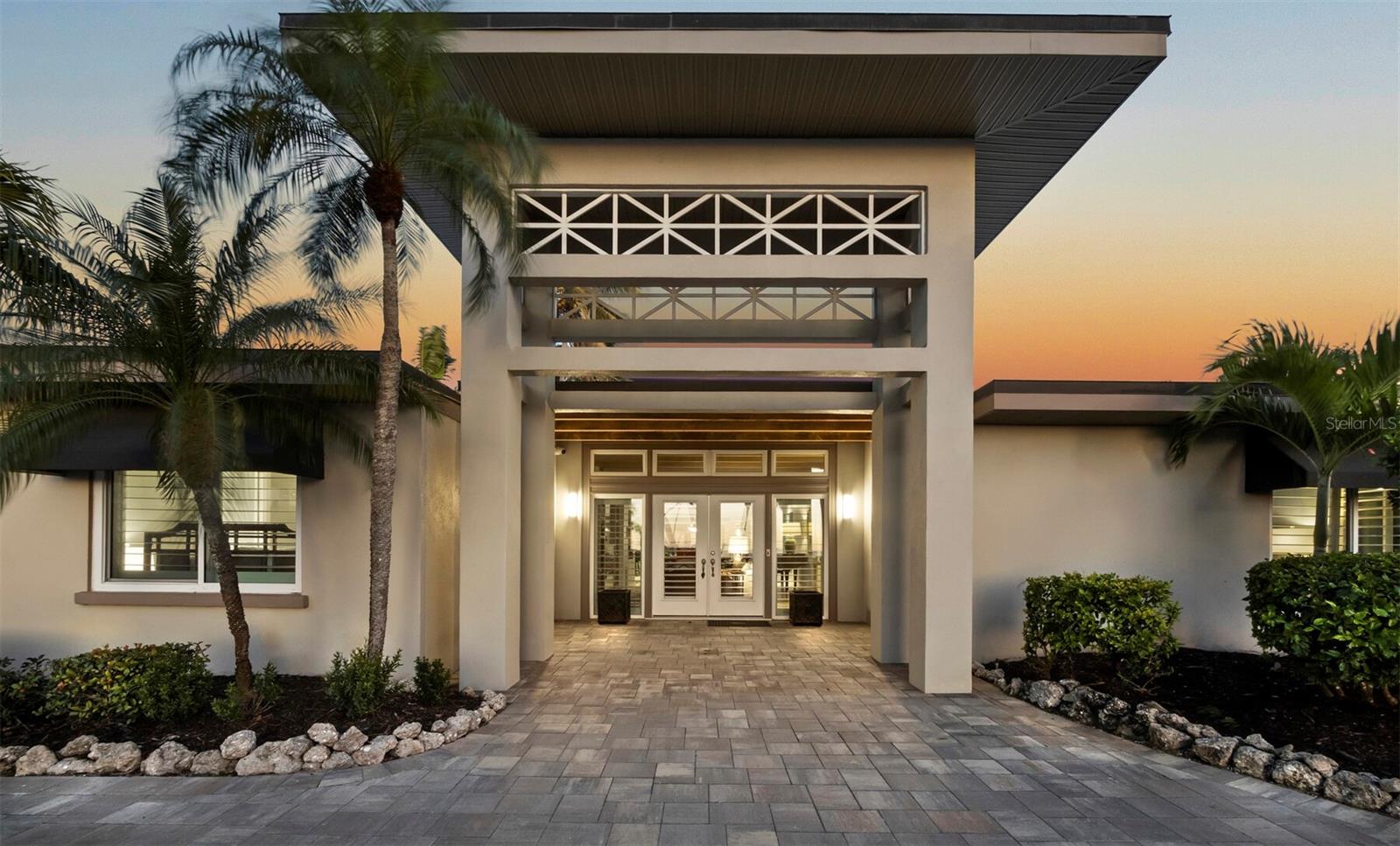 1186 Westway Dr, Sarasota, FL 34236