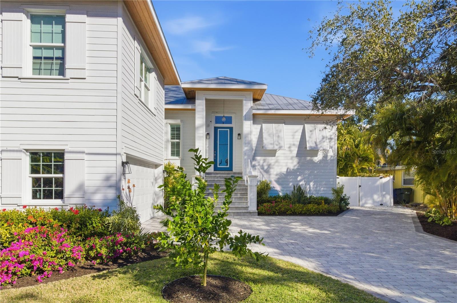 3919 Roberts Point Rd, Sarasota, FL 34242