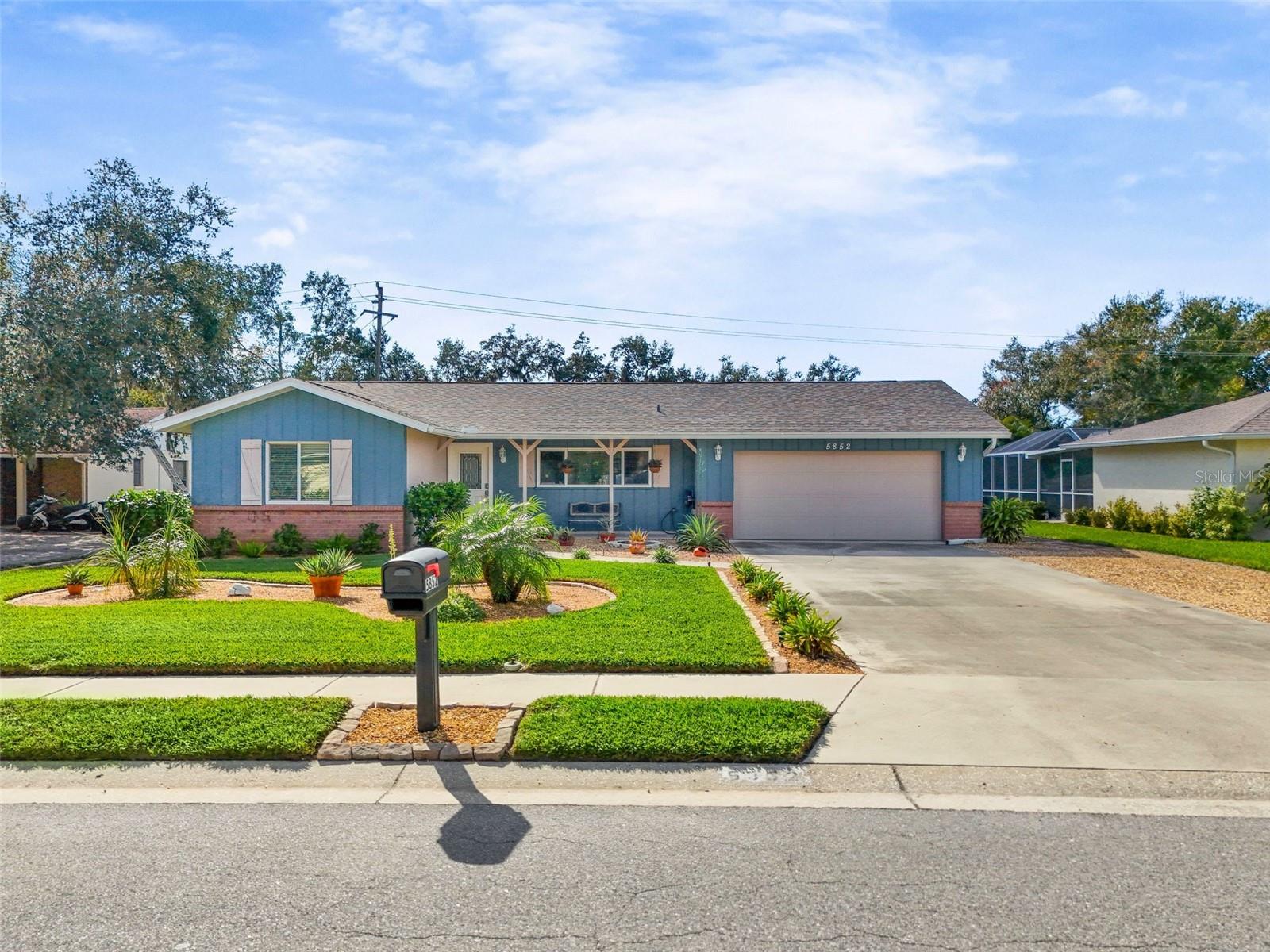 5852 Whistlewood Cir, Sarasota, FL 34232