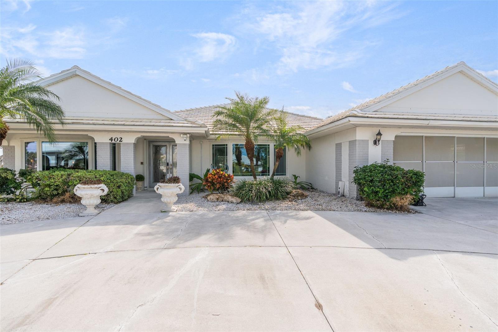 402 Devonshire Ln, Venice, FL 34293
