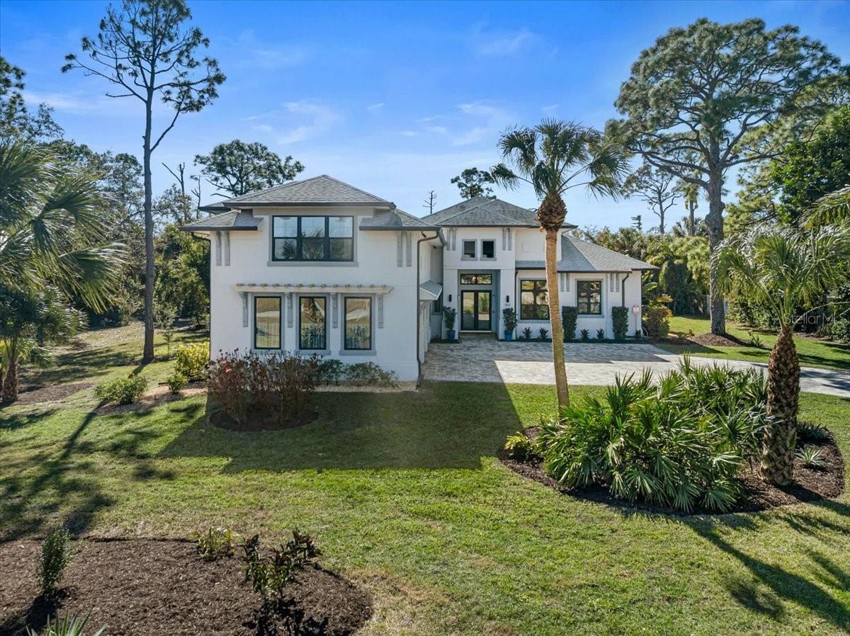 960 Highland Cir, Nokomis, FL 34275