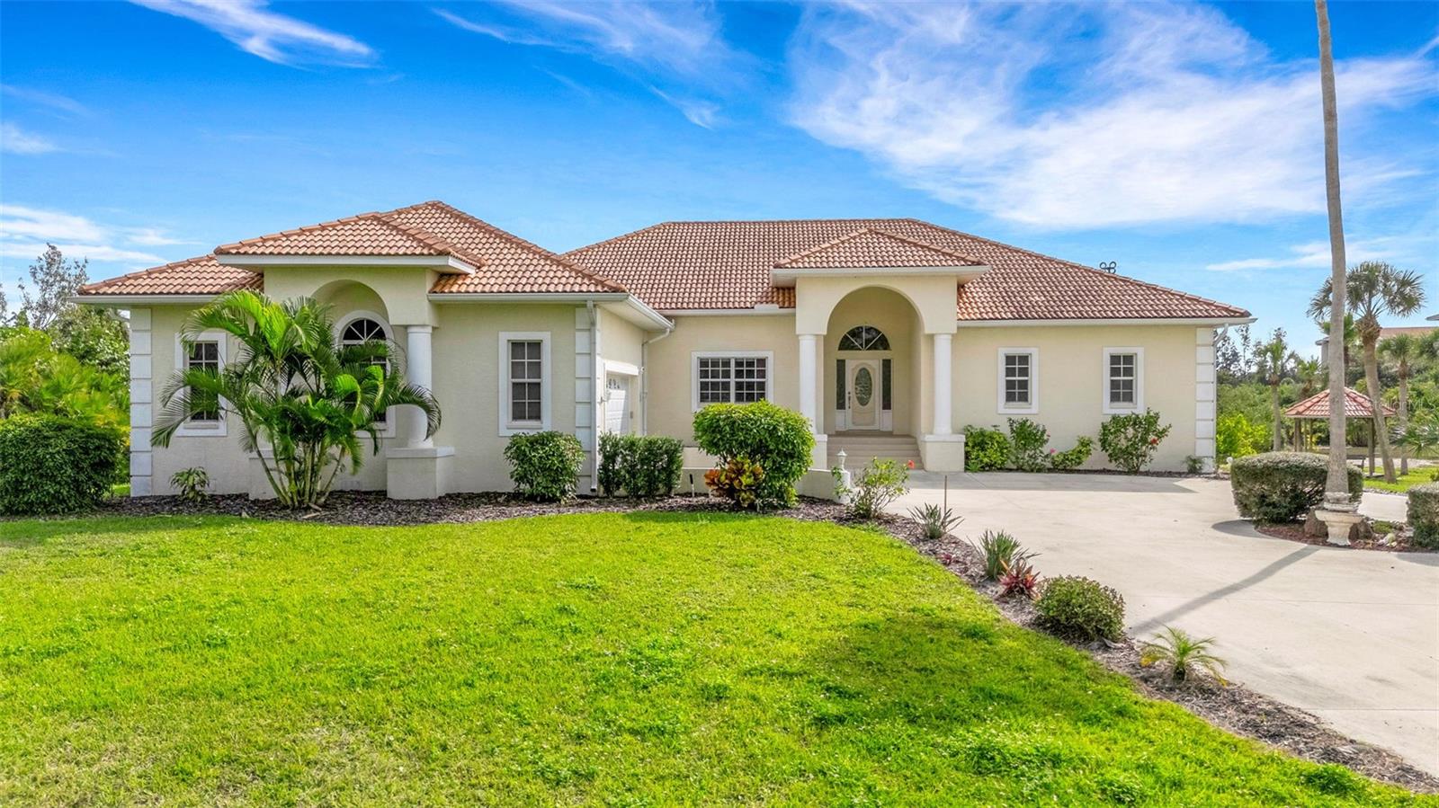 102 Brenda Ln, Nokomis, FL 34275