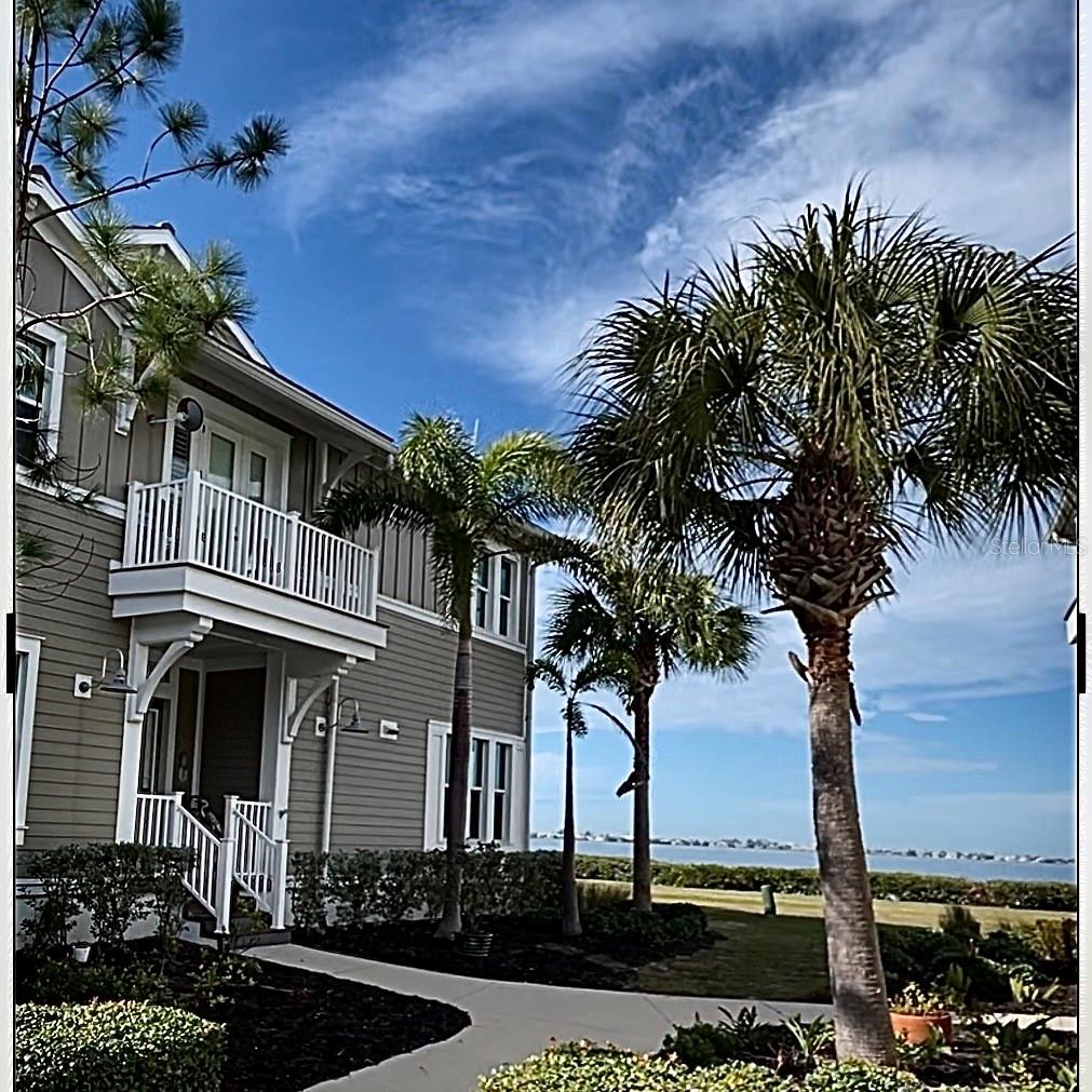 310 Compass Point Dr #101, Bradenton, FL 34209