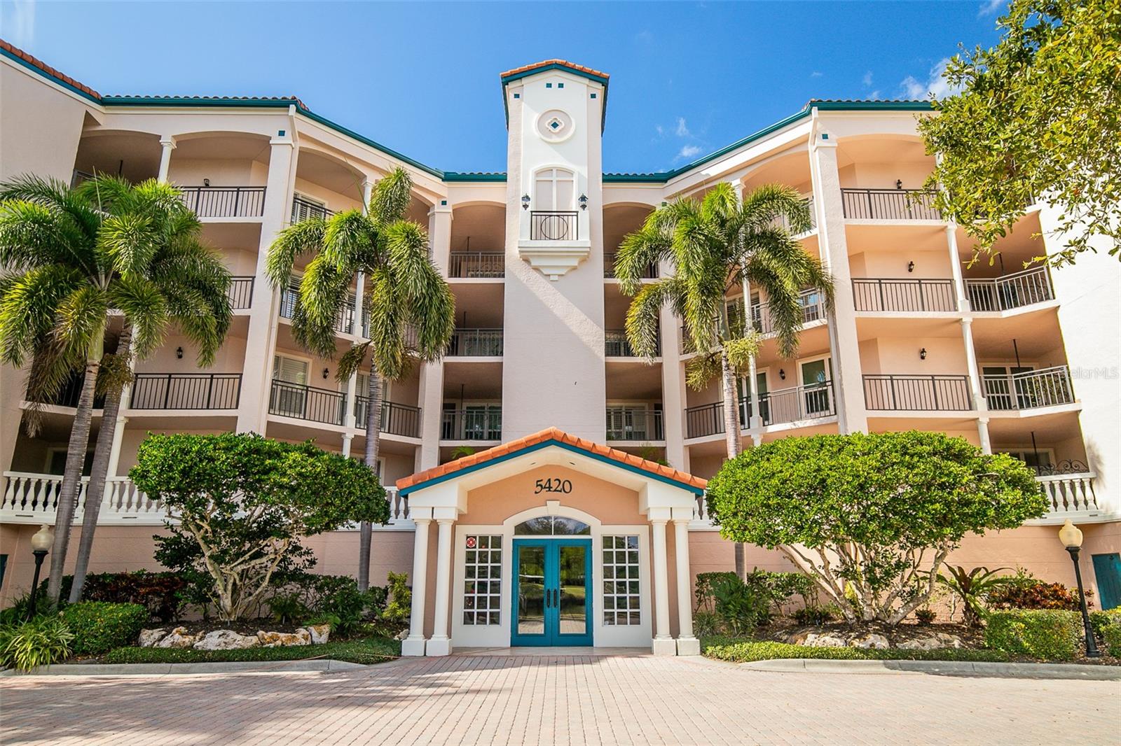 5420 Eagles Point Cir #304, Sarasota, FL 34231