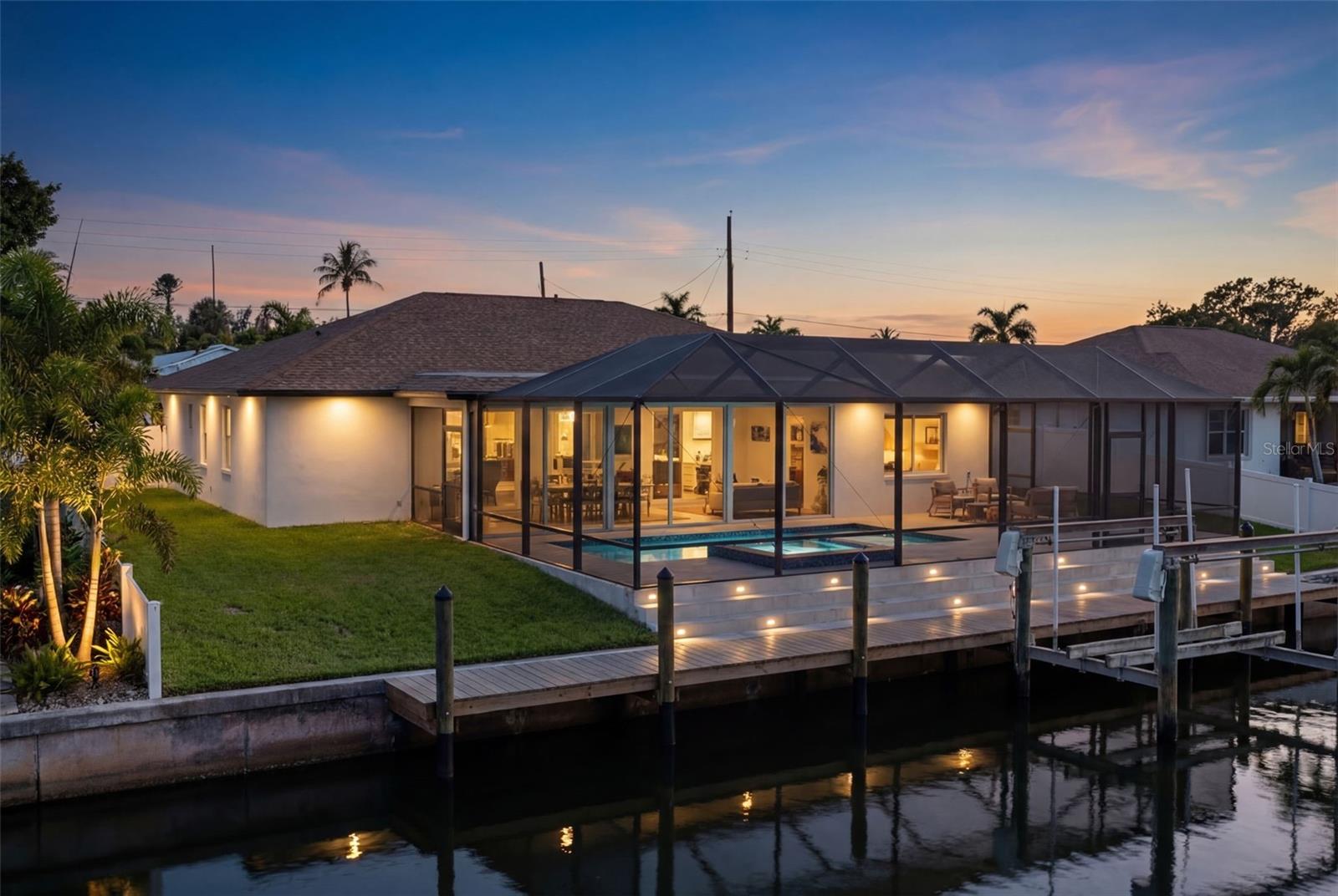 4119 Royal Palm Dr, Bradenton, FL 34210