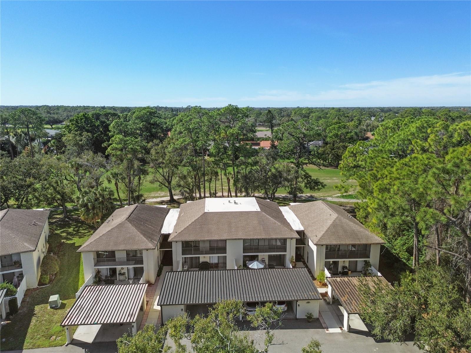 6110 Country Club Way #204, Sarasota, FL 34243