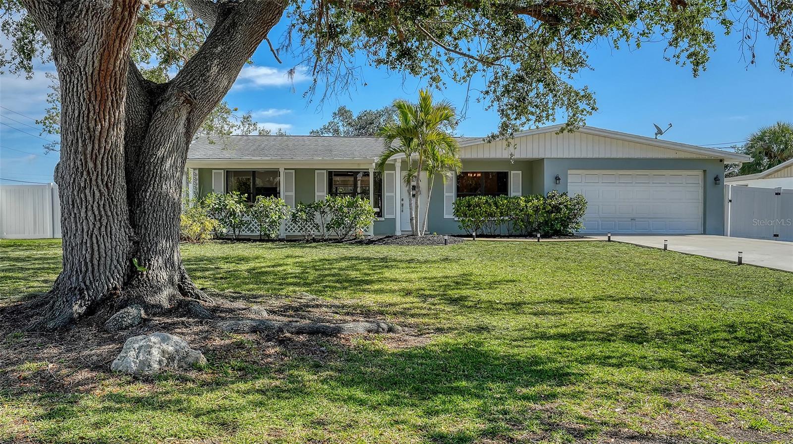 603 Barnes Pkwy, Nokomis, FL 34275