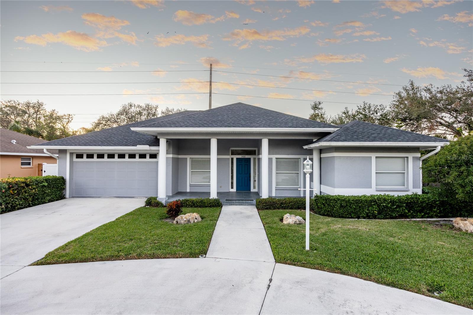 566 Oak Bay Dr, Osprey, FL 34229