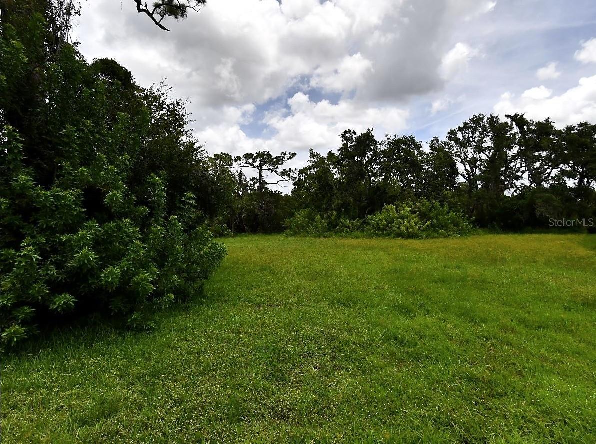 410 Blue Garden Ln, Osprey, FL 34229