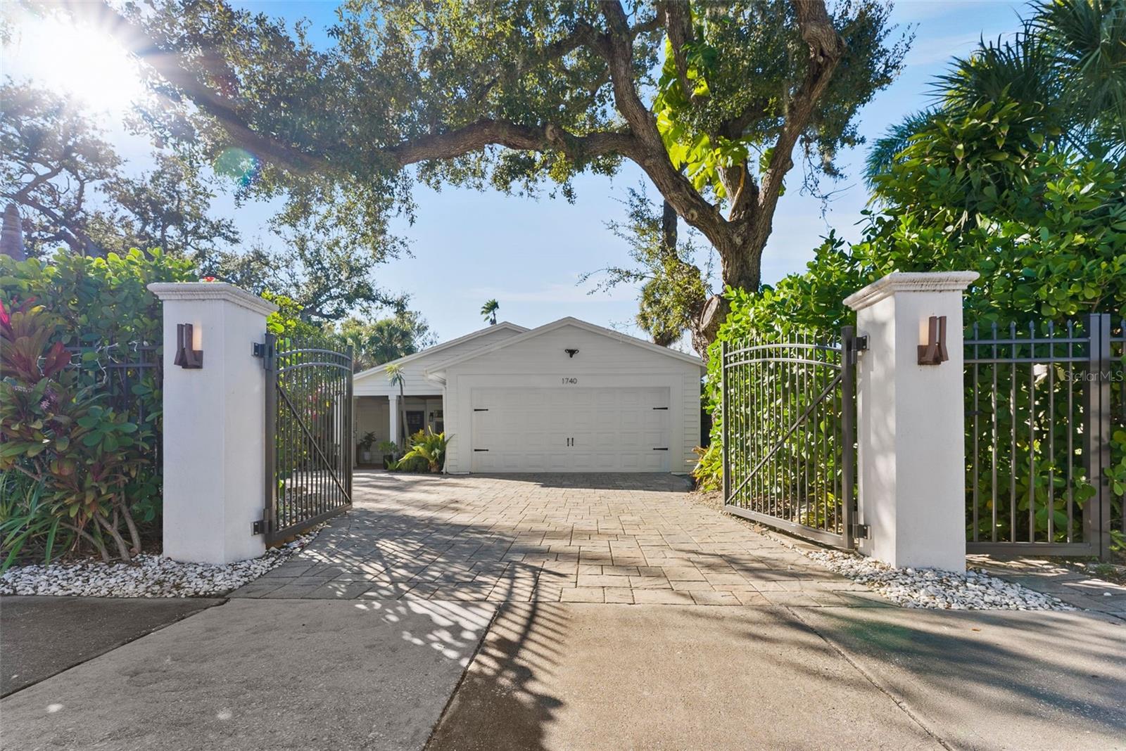 1740 S Orange Ave, Sarasota, FL 34239