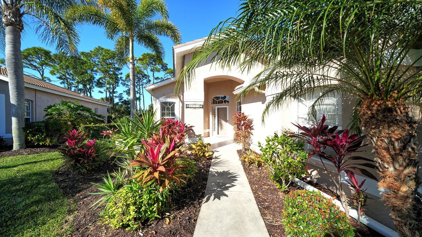 9559 Forest Hills Cir, Sarasota, FL 34238