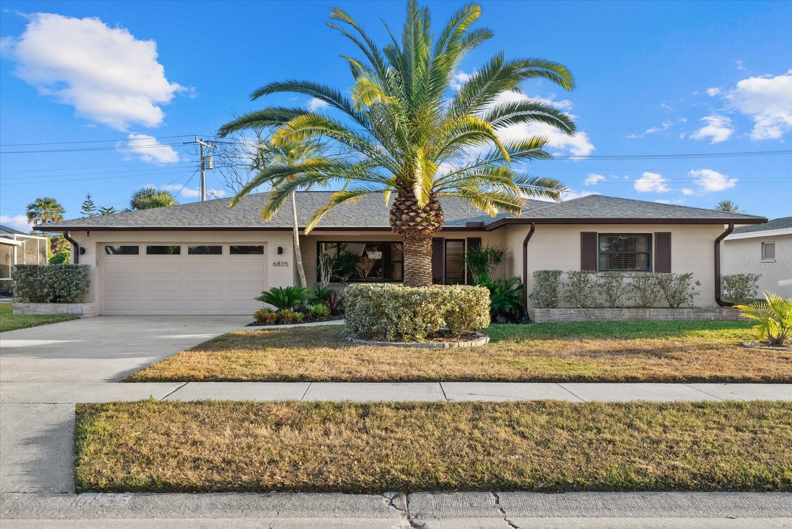 6835 Roxbury Dr, Sarasota, FL 34231