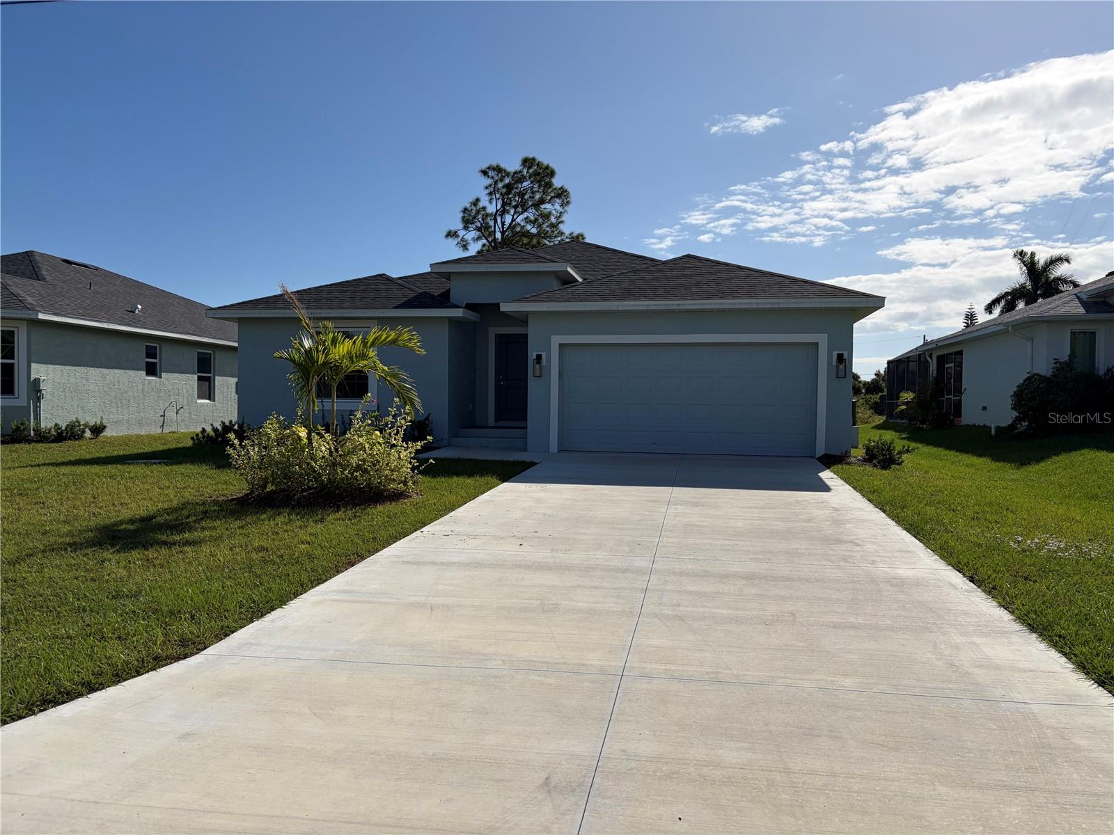 415 Baytree Dr, Rotonda West, FL 33947