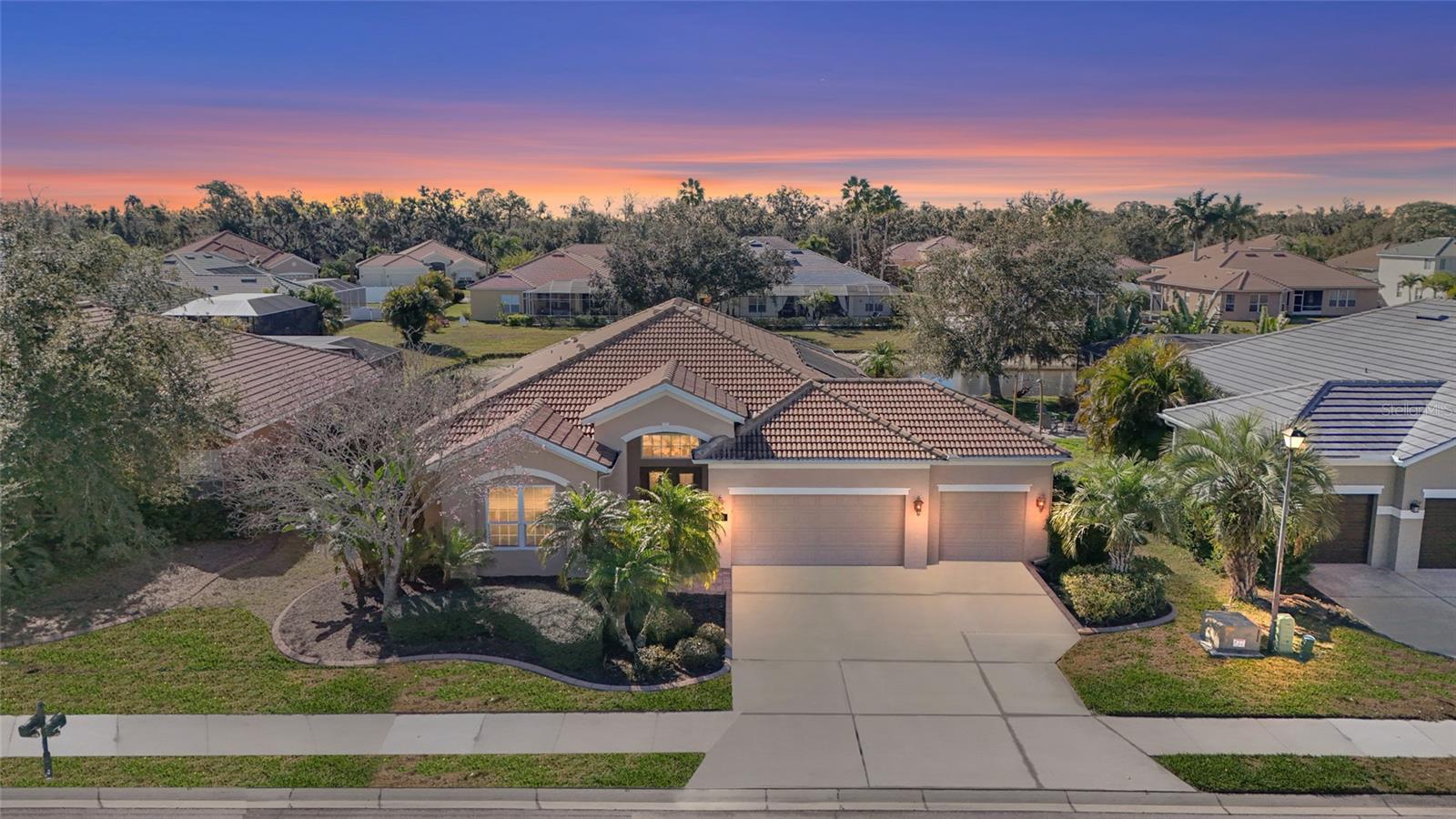 7810 Arolla Pine Blvd, Sarasota, FL 34240