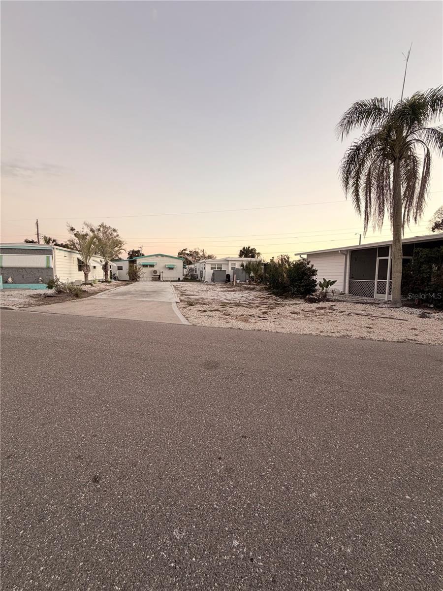 2208 Pennsylvania Ave, Bradenton, FL 34207