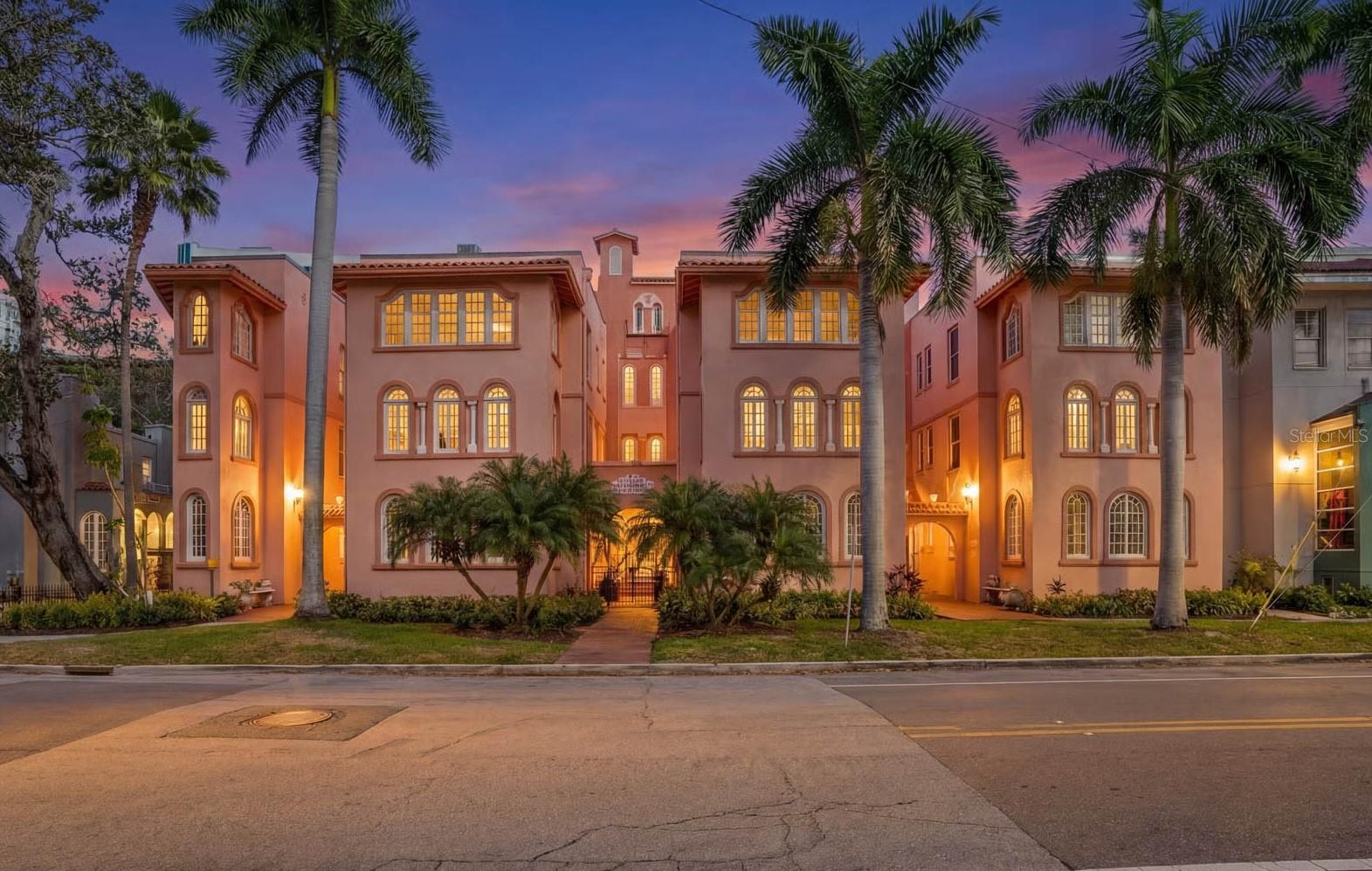 1221 N Palm Ave #303, Sarasota, FL 34236