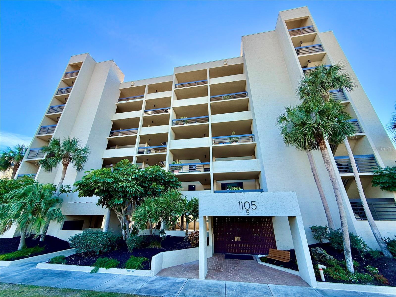 1105 Gulf Of Mexico Dr #401, Longboat Key, FL 34228