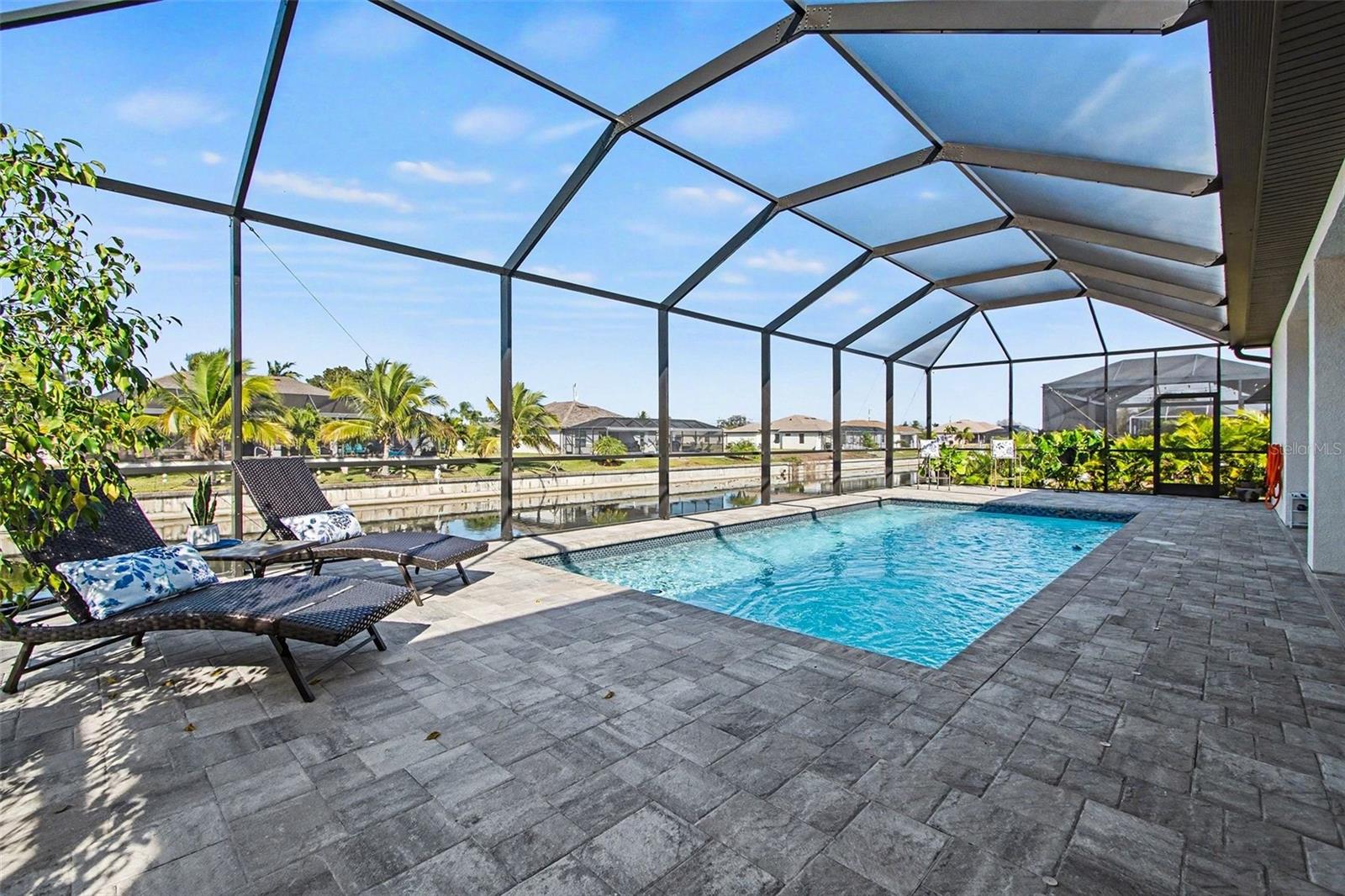 1213 Sw 24th St, Cape Coral, FL 33991