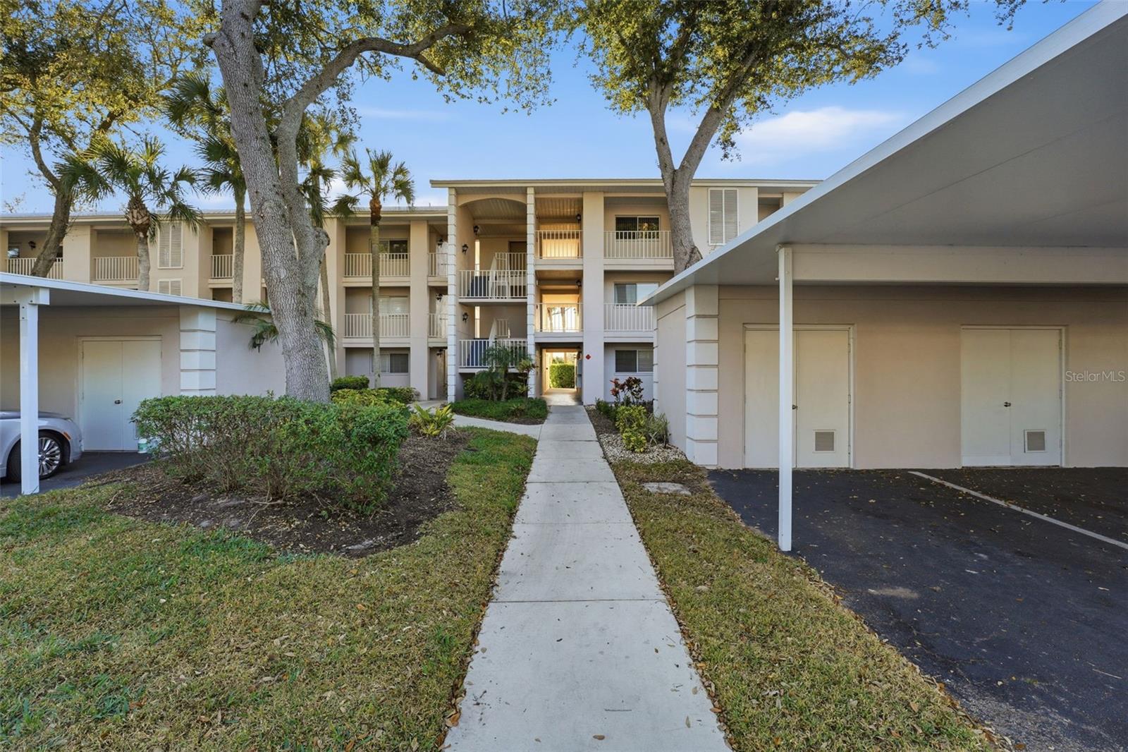 437 Cerromar Ln #520, Venice, FL 34293