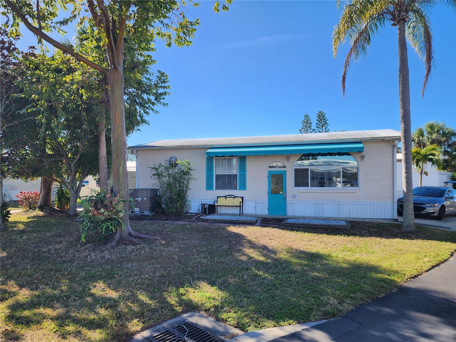 1674 University Pkwy #140, Sarasota, FL 34243