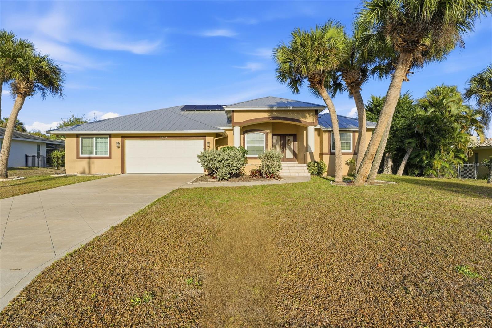 2304 Goya Dr, Nokomis, FL 34275