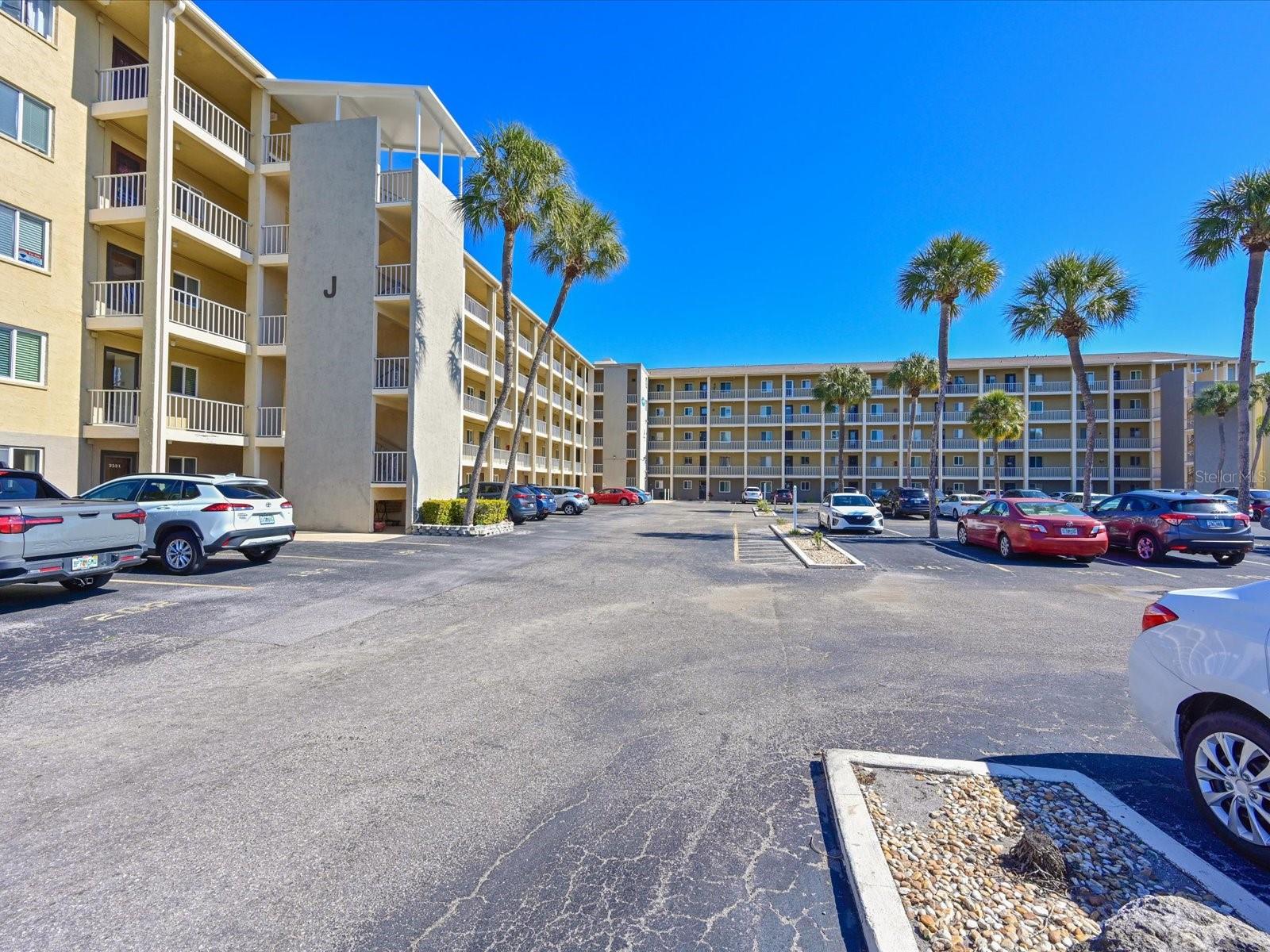 3563 Lake Bayshore Dr #J206, Bradenton, FL 34205
