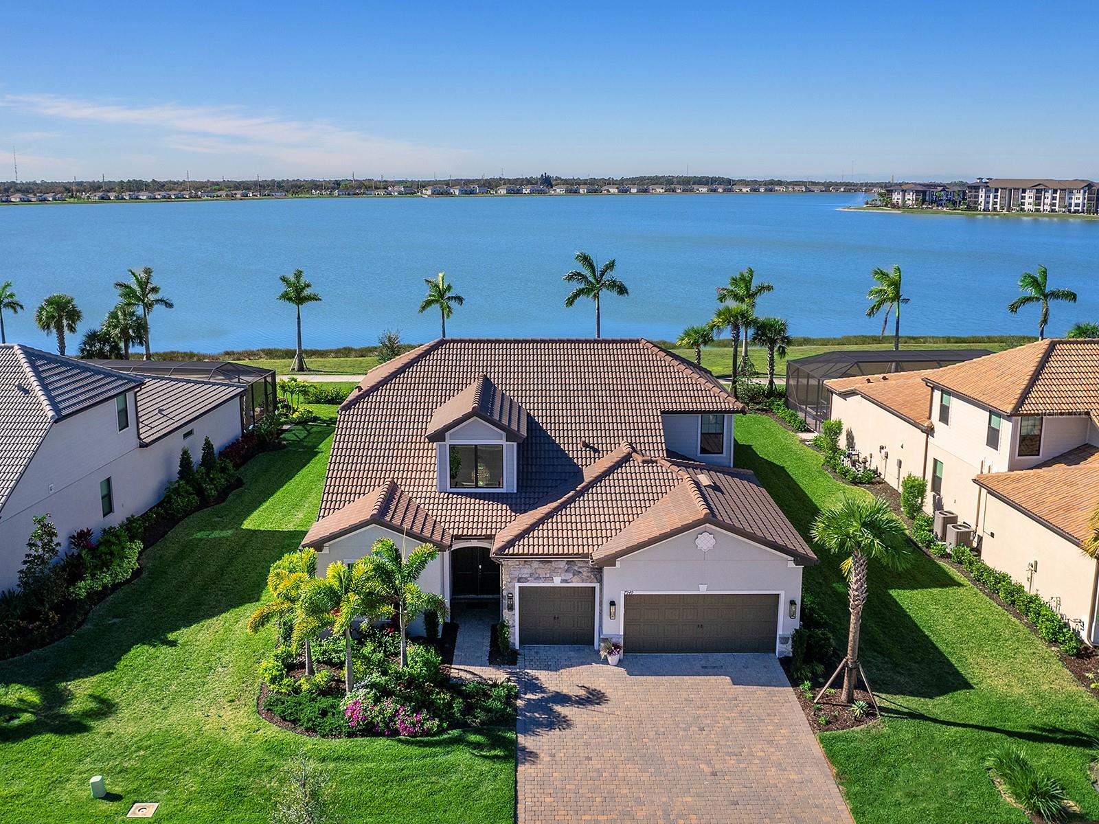 7949 Sunset Pines Dr, Sarasota, FL 34240