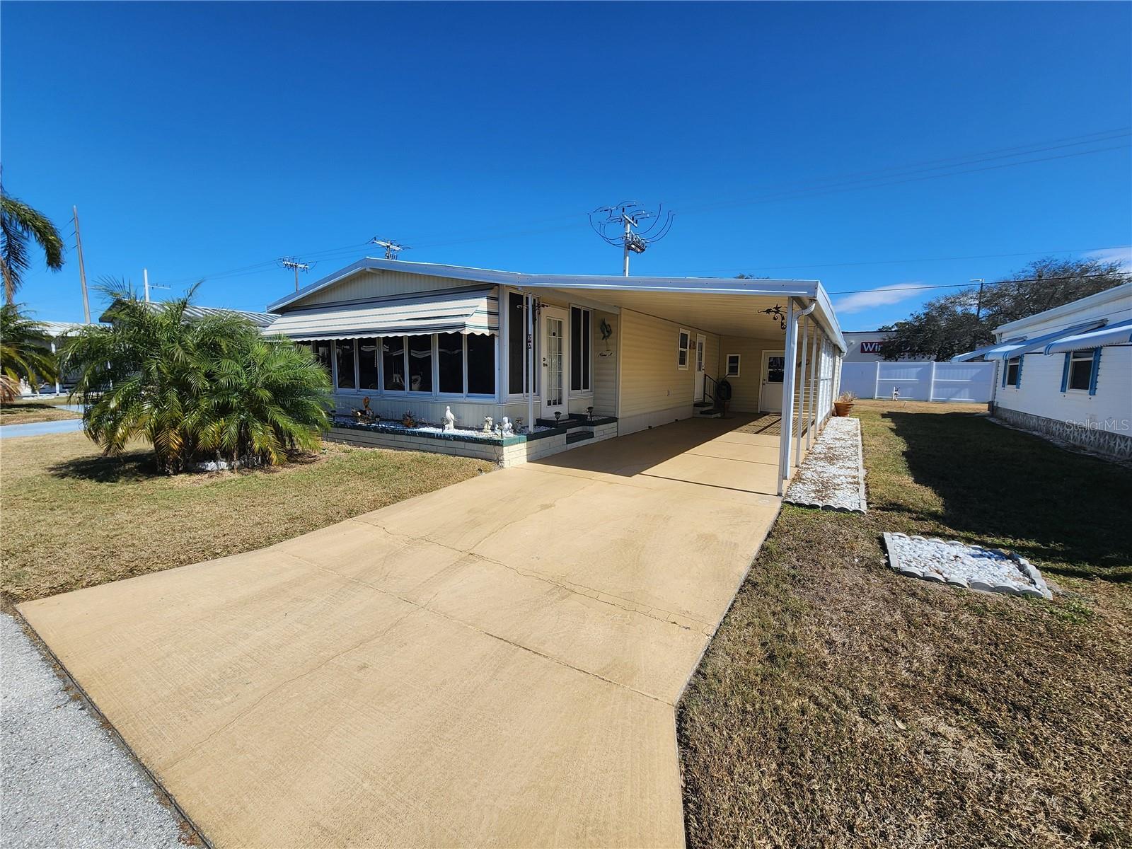 808 53rd Ave E #9, Bradenton, FL 34203