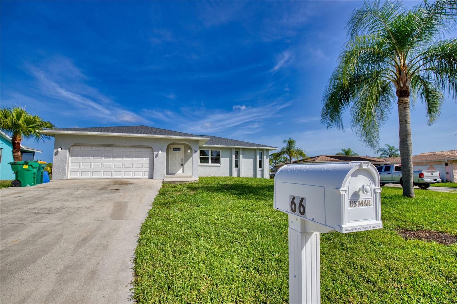 66 Oakland Hills Ct, Rotonda West, FL 33947