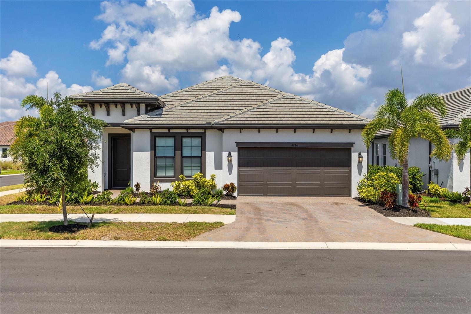4786 Antrim Dr, Sarasota, FL 34240