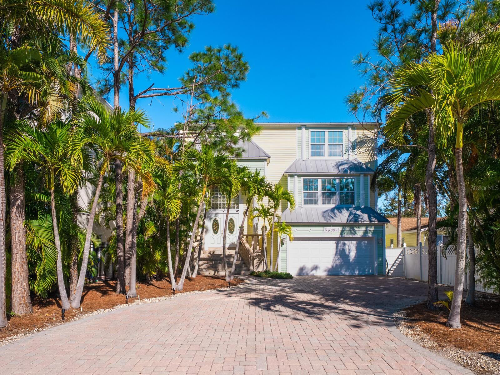 605 Avenida De Mayo, Sarasota, FL 34242