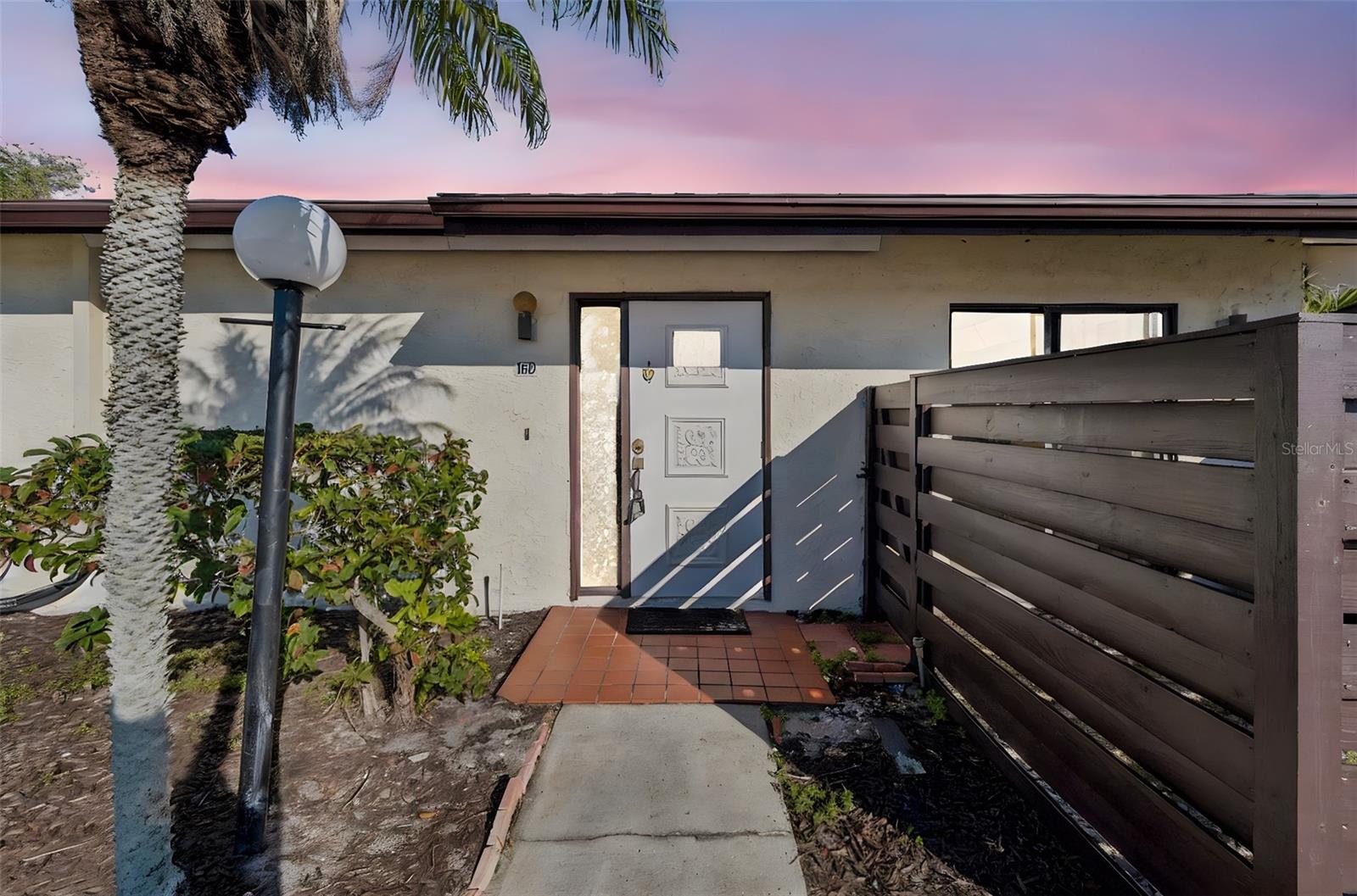 5400 34th St W #D16, Bradenton, FL 34210
