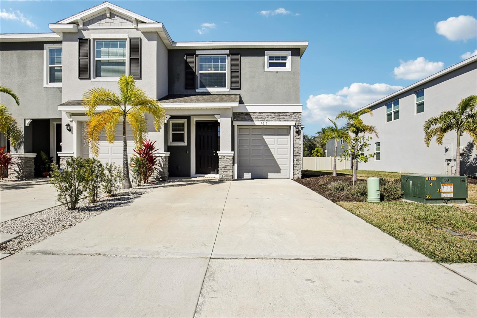 2813 Midnight Pearl Dr, Sarasota, FL 34240