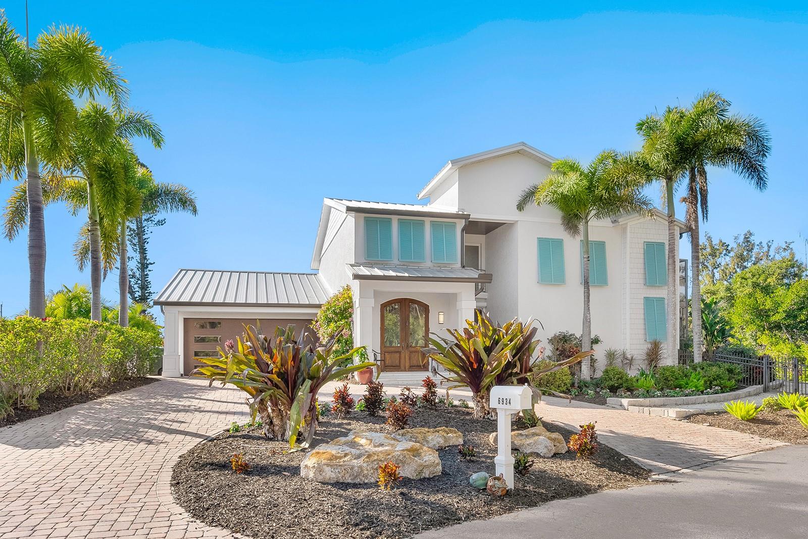 6934 Belgrave Dr, Siesta Key, FL 34242