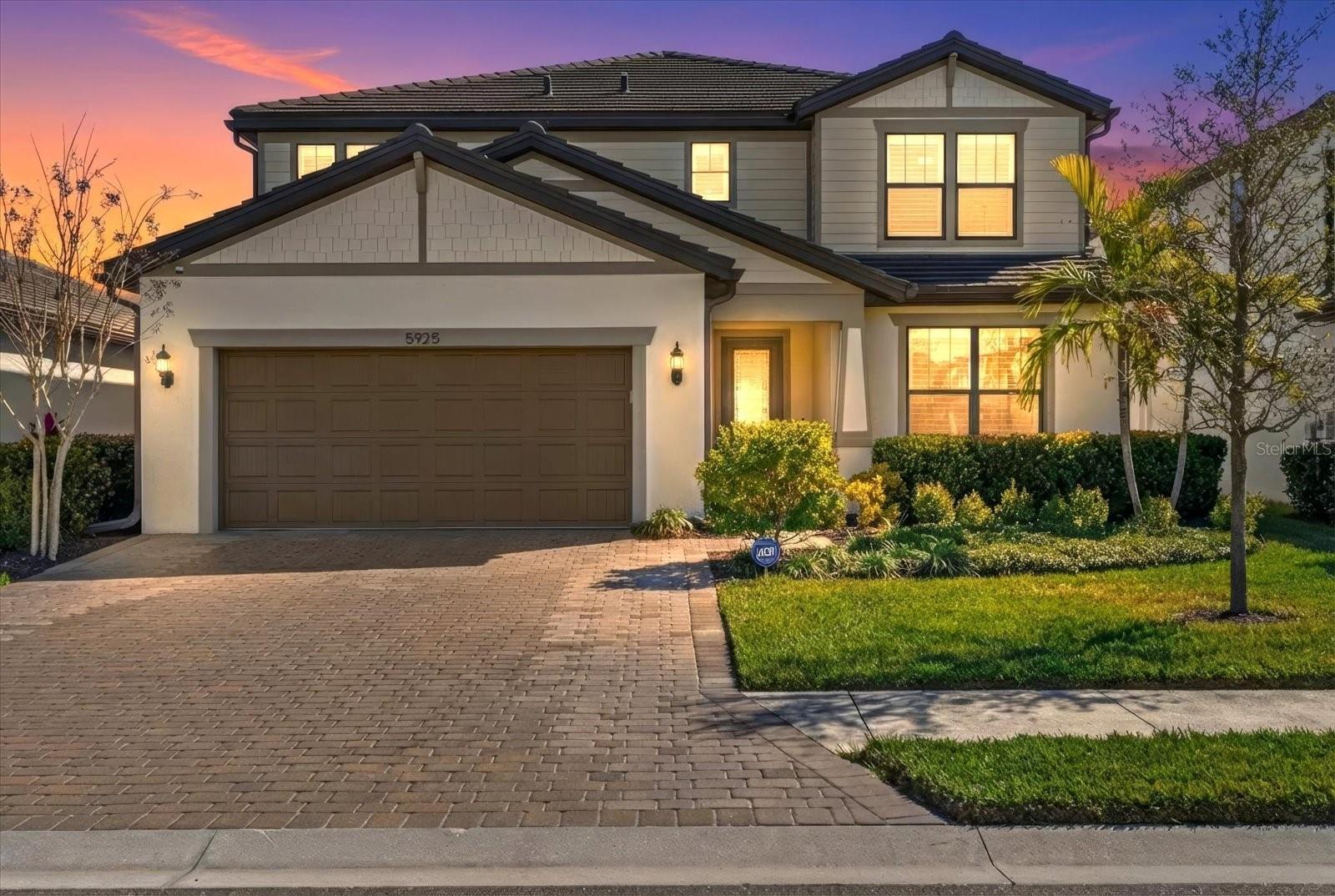 5925 Bluestar Ct, Lakewood Ranch, FL 34211