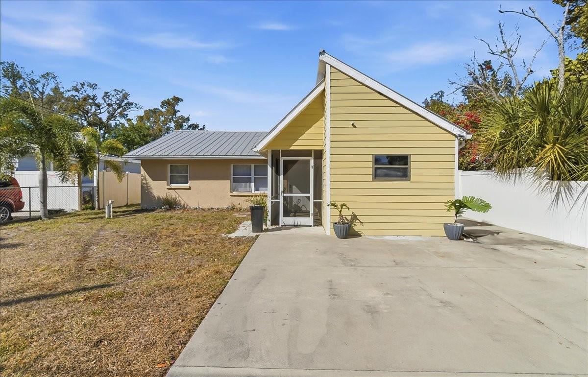 305 N Conrad Ave, Sarasota, FL 34237
