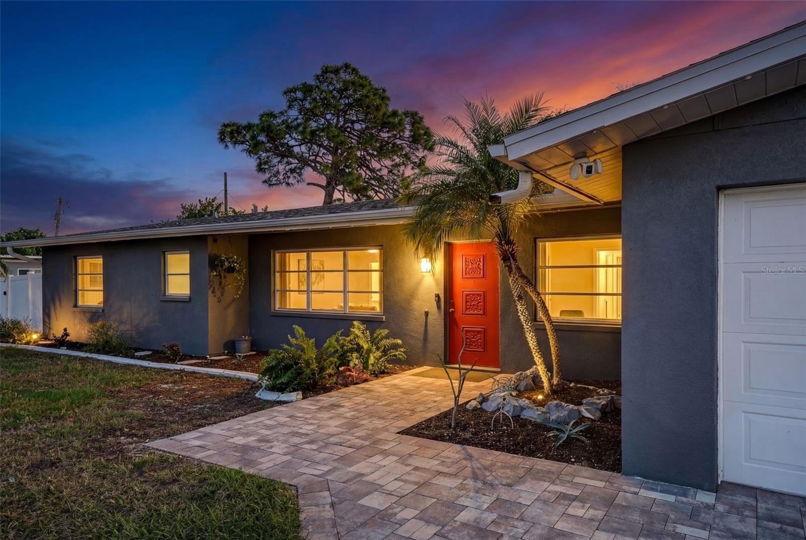 405 W Seminole Dr, Venice, FL 34293