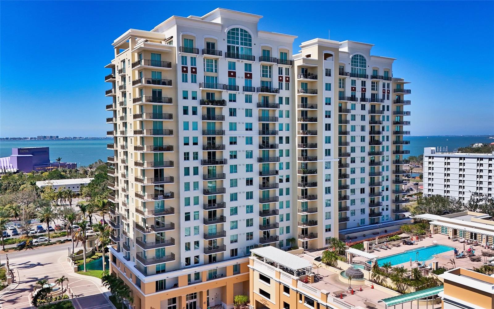 800 N Tamiami Trl #312, Sarasota, FL 34236