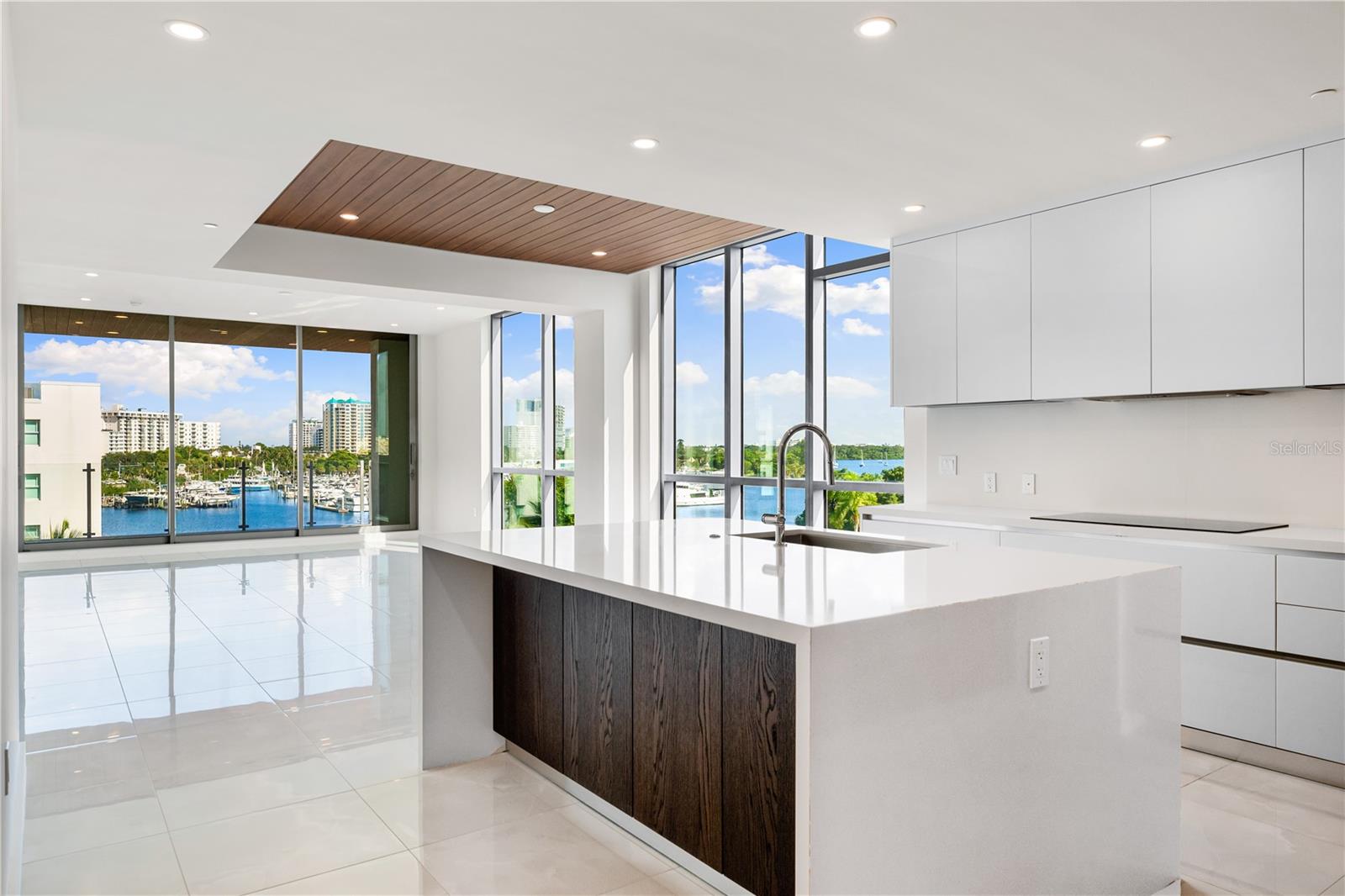 111 Golden Gate #403, Sarasota, FL 34236
