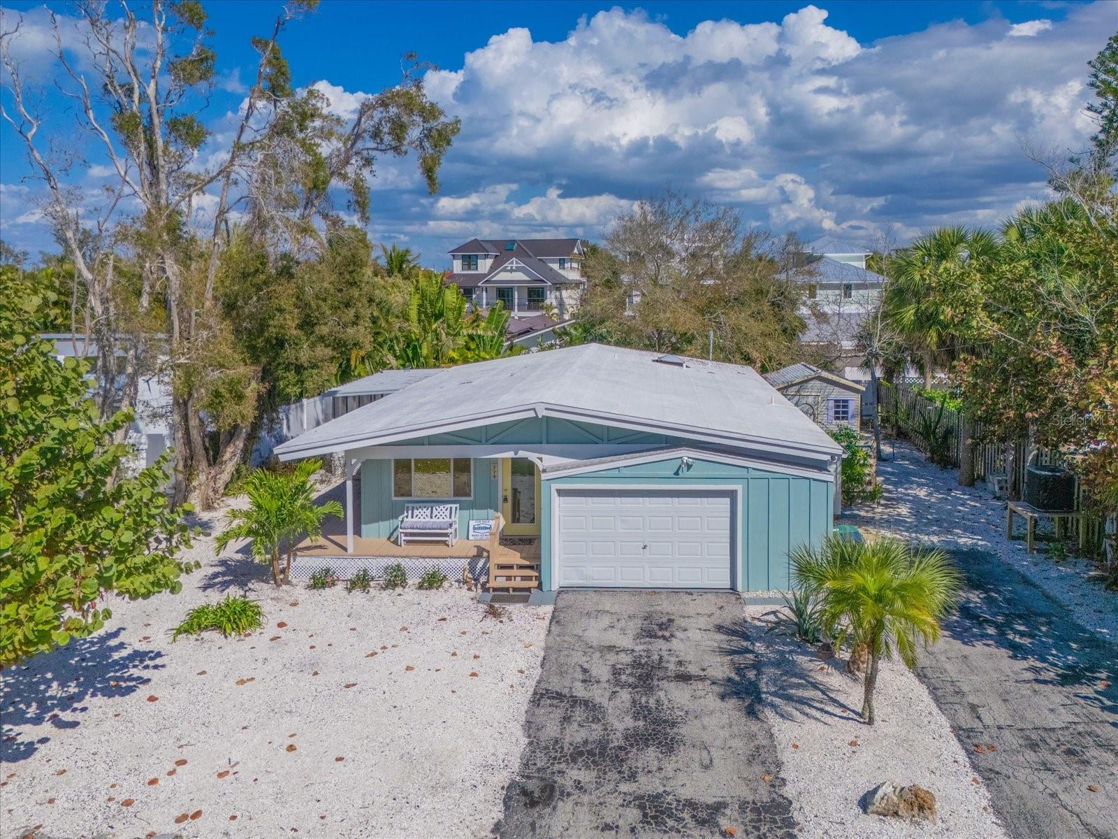 216 Gladiolus St, Anna Maria, FL 34216
