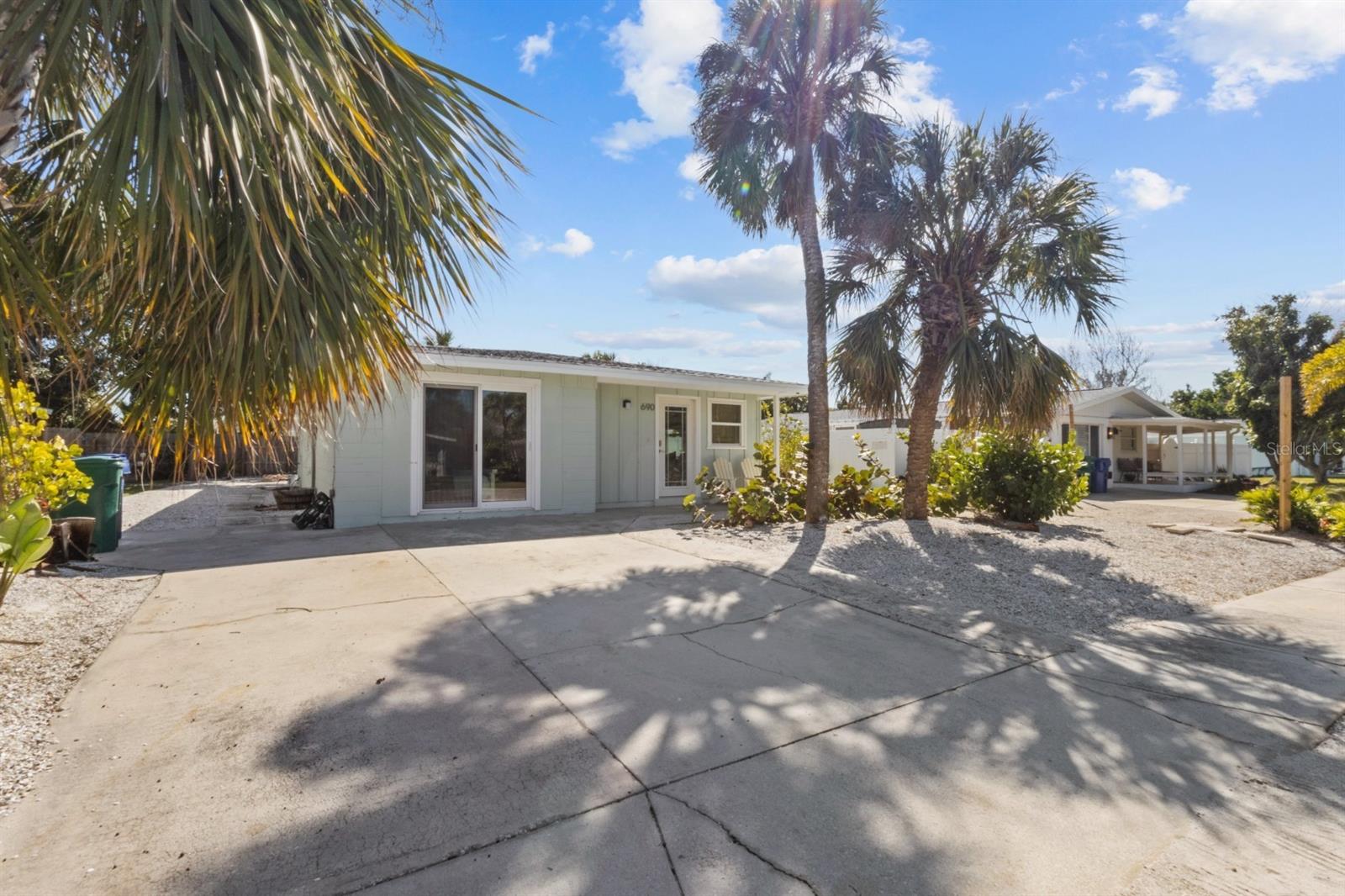 690 Fox St, Longboat Key, FL 34228
