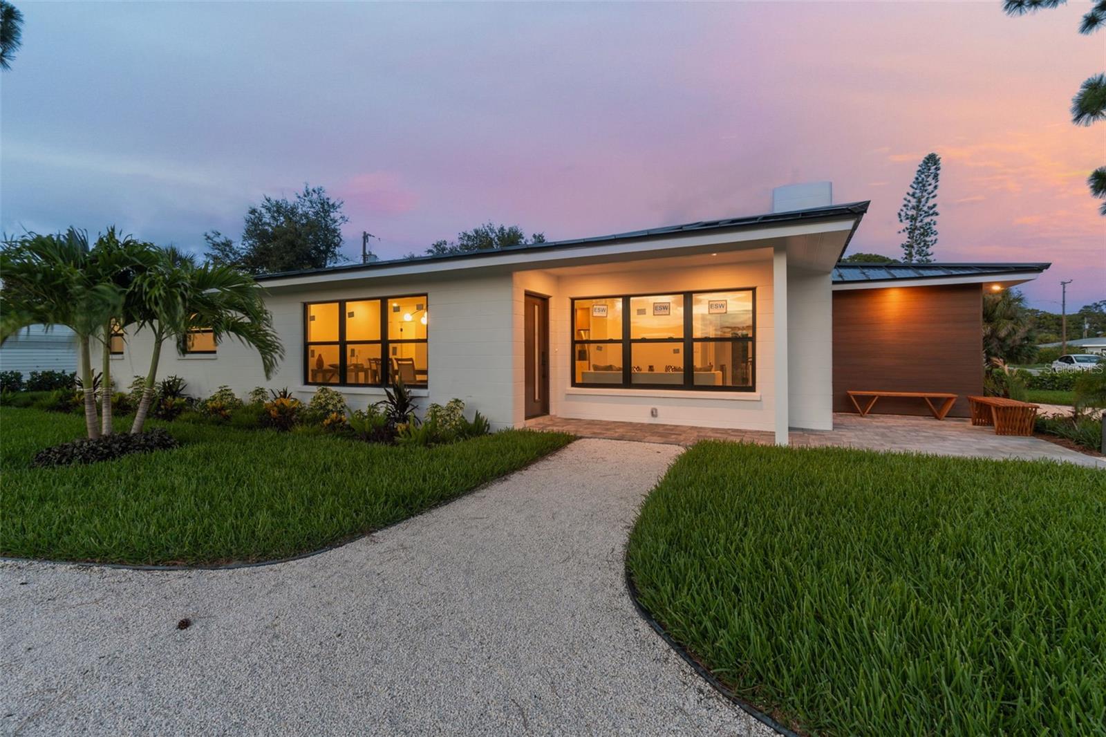 301 Aurora St E, Venice, FL 34285