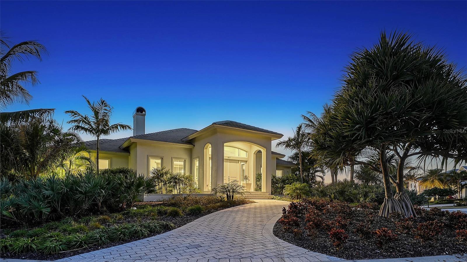 617 Neptune Ave, Longboat Key, FL 34228