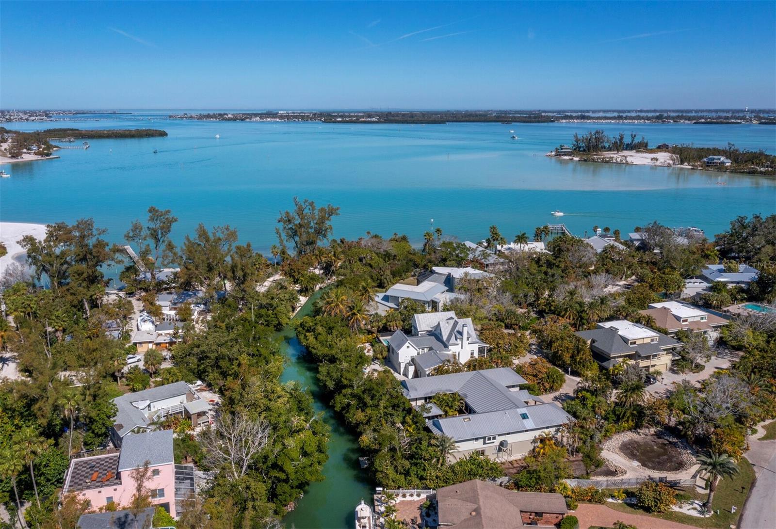 677 Lands End Dr, Longboat Key, FL 34228