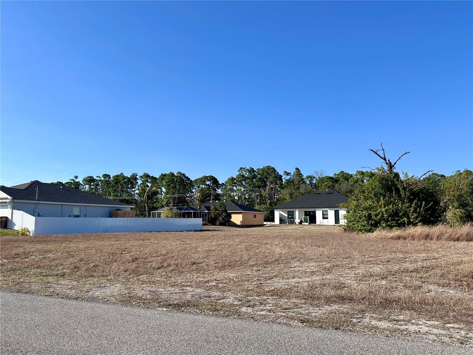 305 Ne 31st Ter, Cape Coral, FL 33909