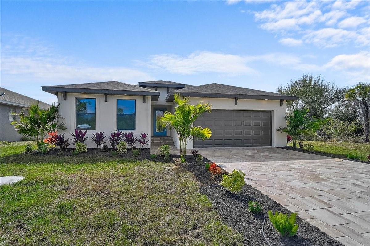 225 Baytree Dr, Rotonda West, FL 33947