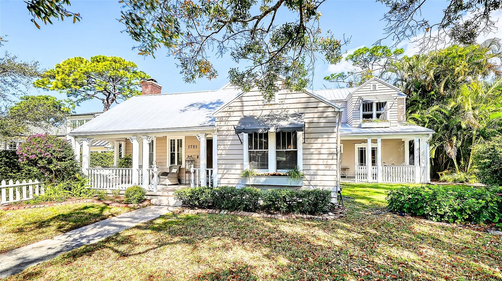 1751 Floyd St, Sarasota, FL 34239