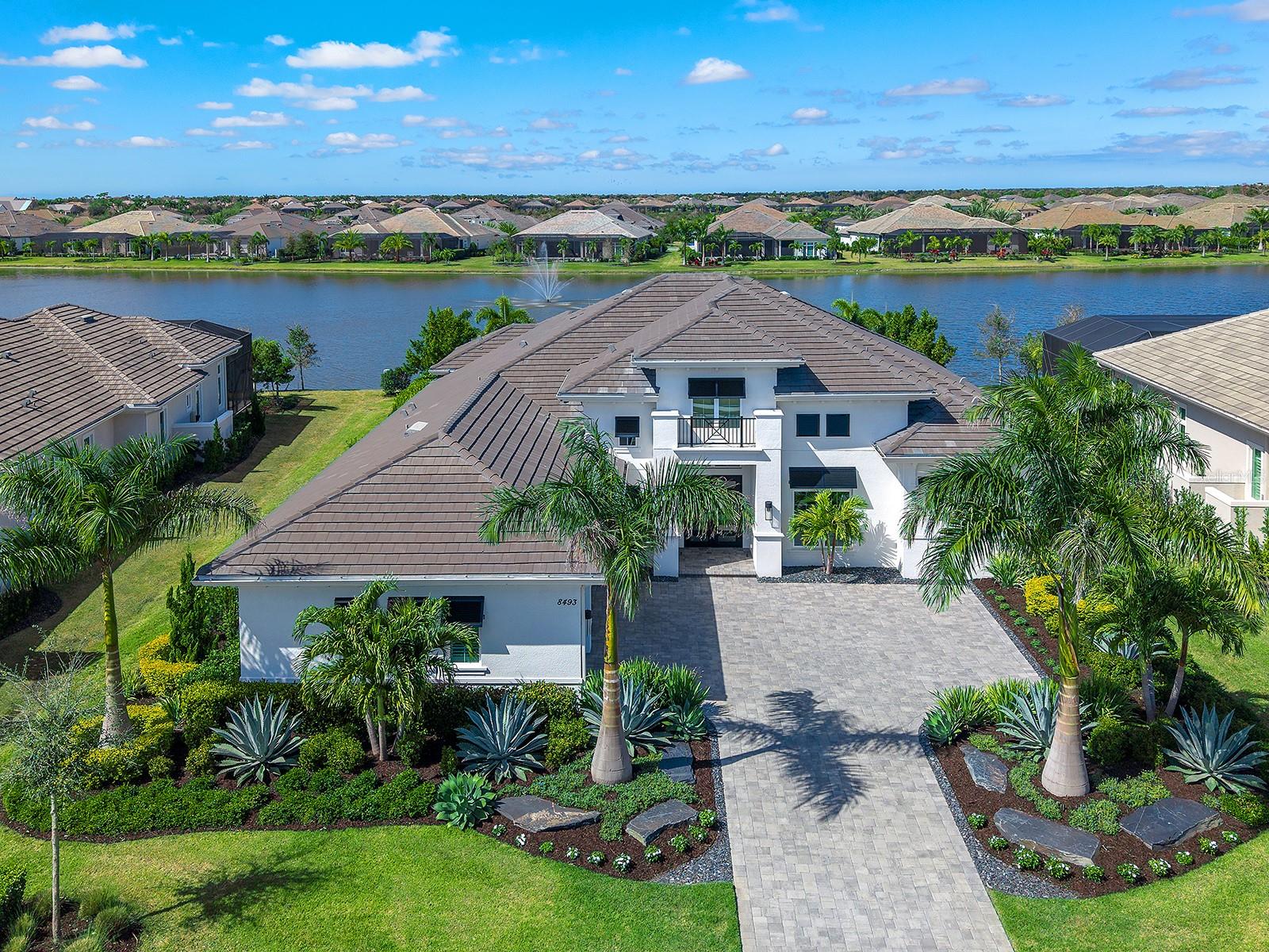 8493 Pavia Way, Lakewood Ranch, FL 34202