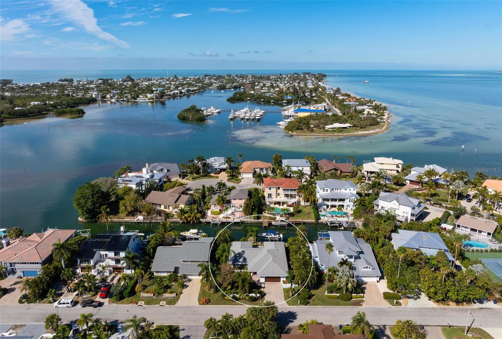 607 North Point Dr, Holmes Beach, FL 34217