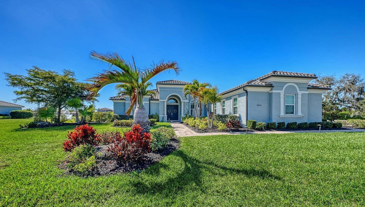 4820 Vasca Dr, Sarasota, FL 34240